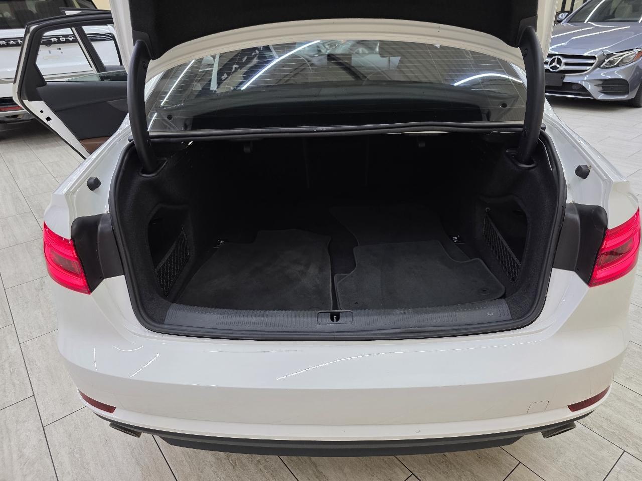 Audi A4 2.0T Premium Sedan 2017