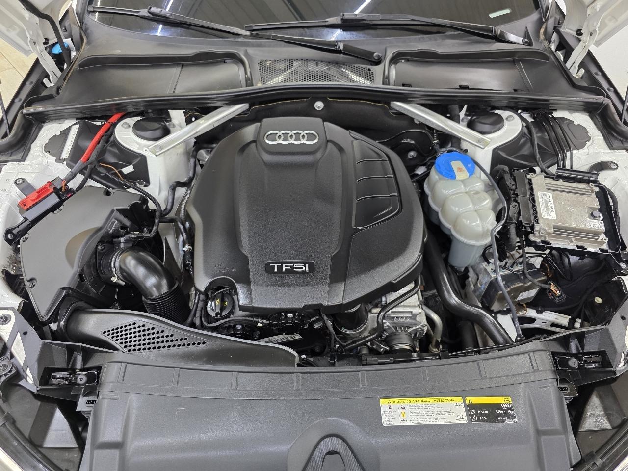 Audi A4 2.0T Premium Sedan 2017