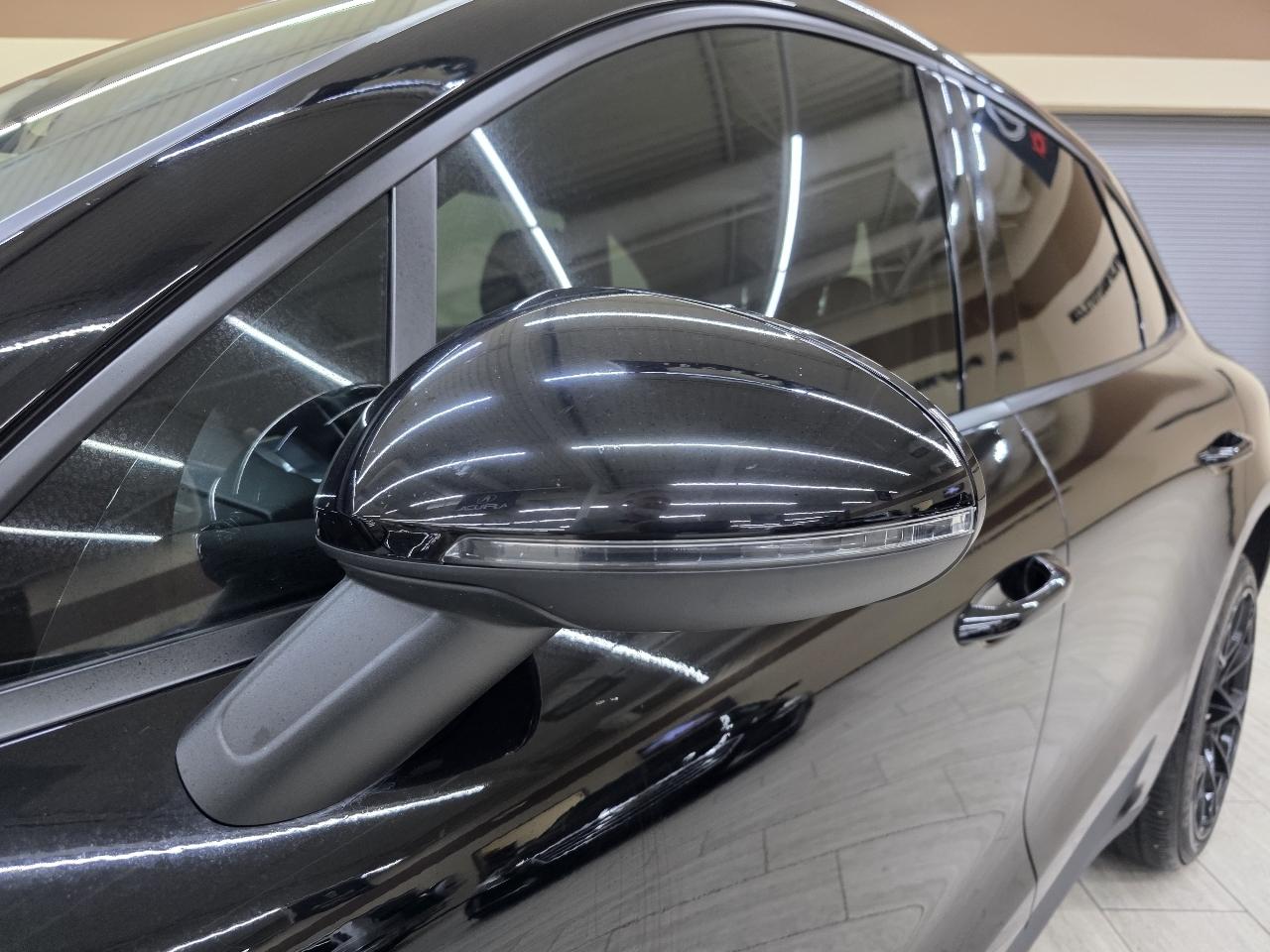 Porsche Macan  2018
