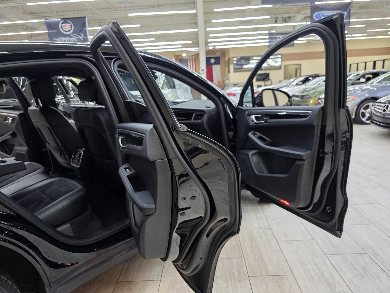Porsche Macan  2018