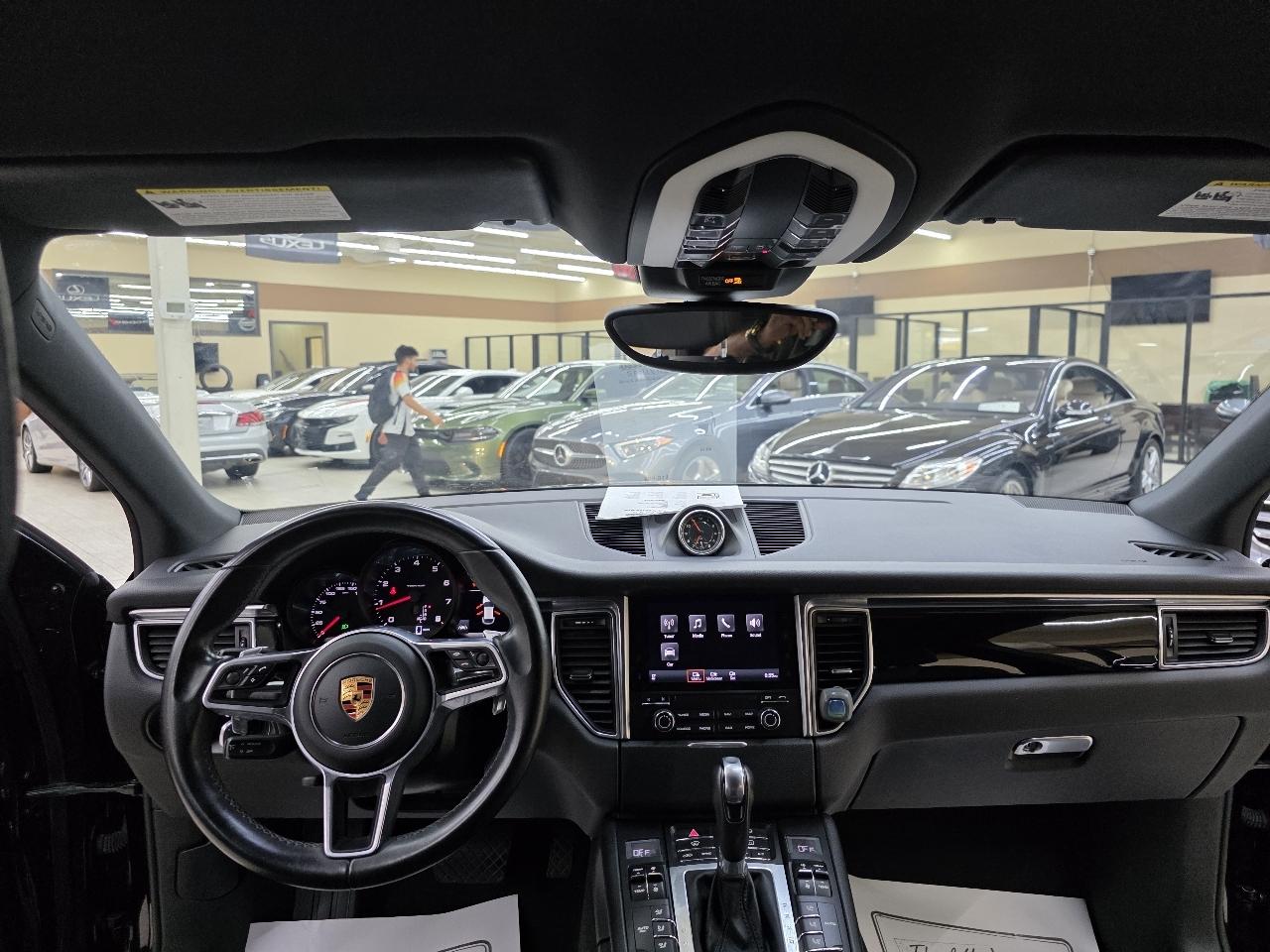 Porsche Macan  2018