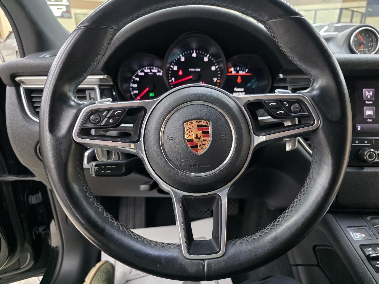 Porsche Macan  2018