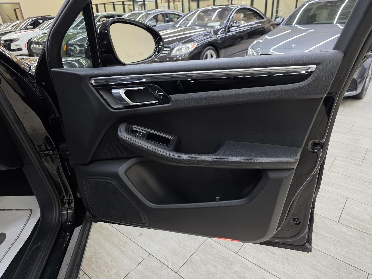 Porsche Macan  2018