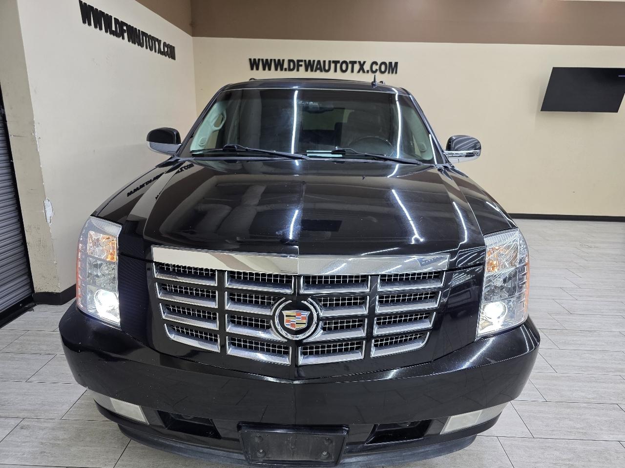 Cadillac Escalade 2WD Luxury 2012