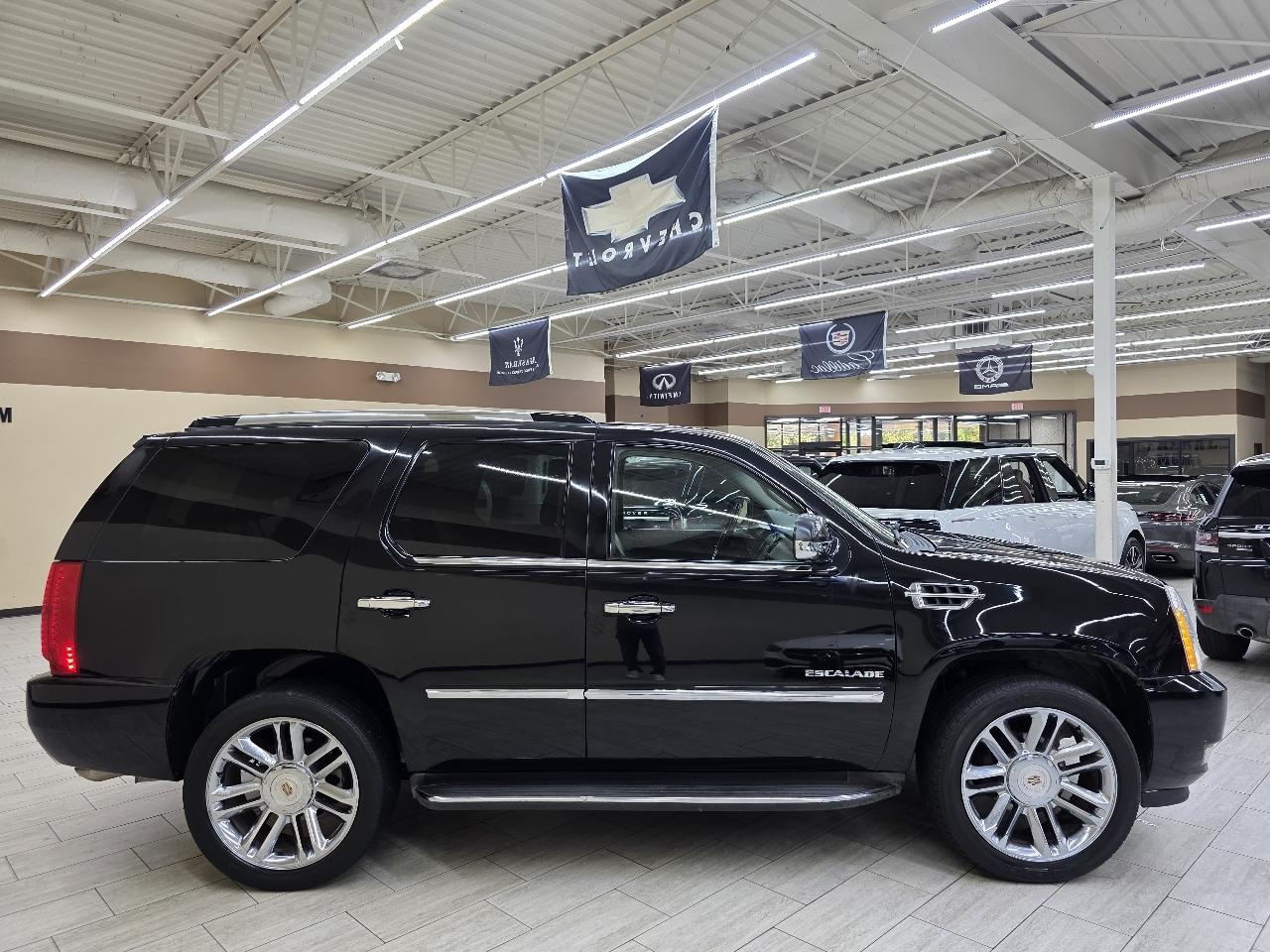 Cadillac Escalade 2WD Luxury 2012