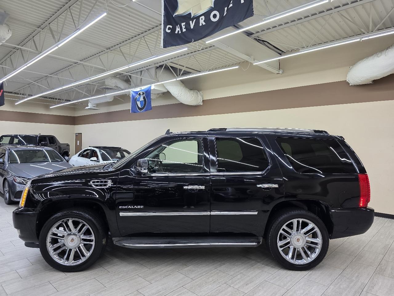 Cadillac Escalade 2WD Luxury 2012