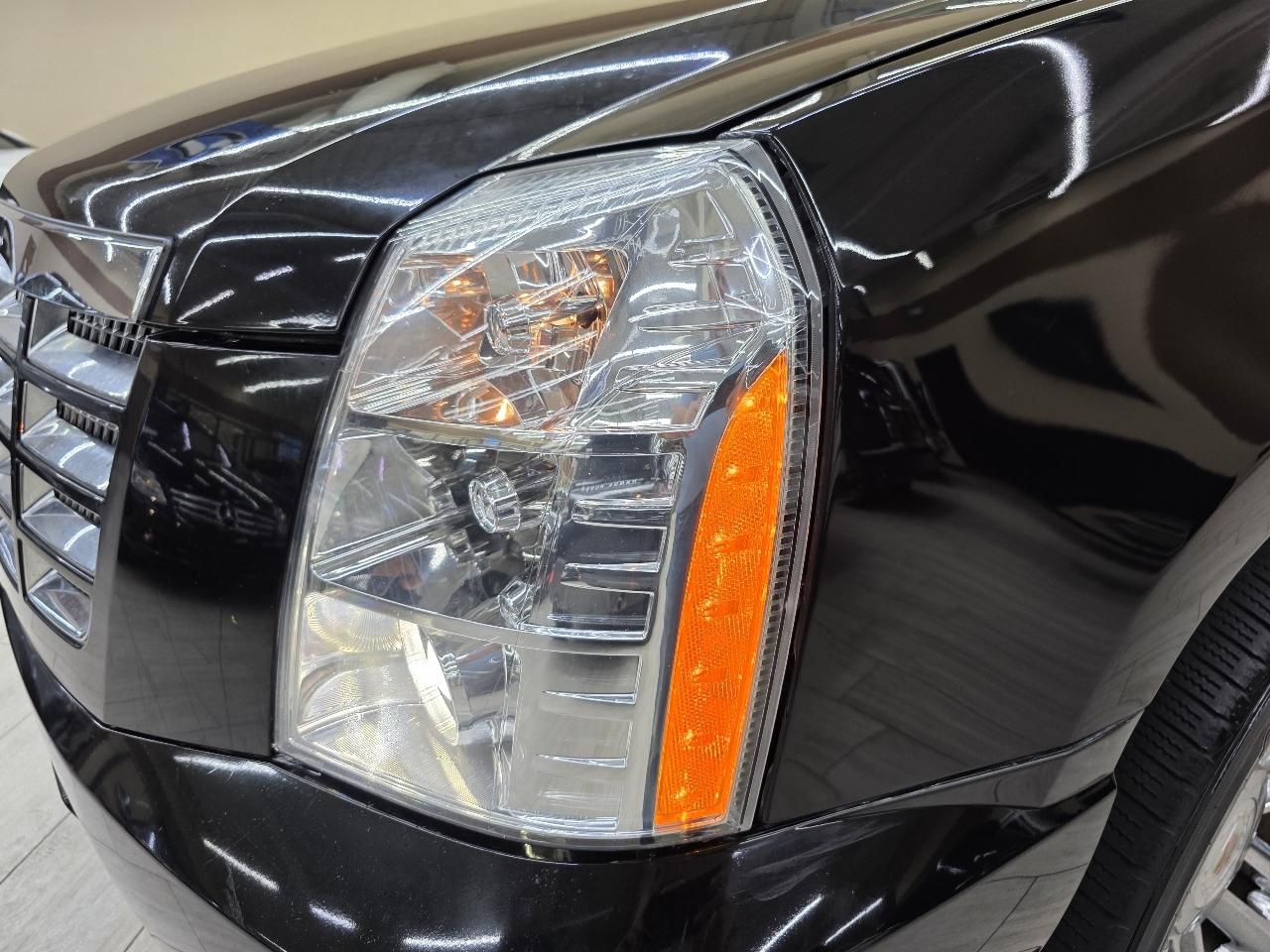 Cadillac Escalade 2WD Luxury 2012