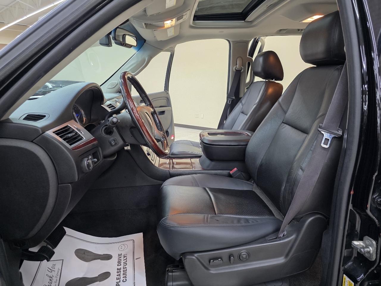 Cadillac Escalade 2WD Luxury 2012
