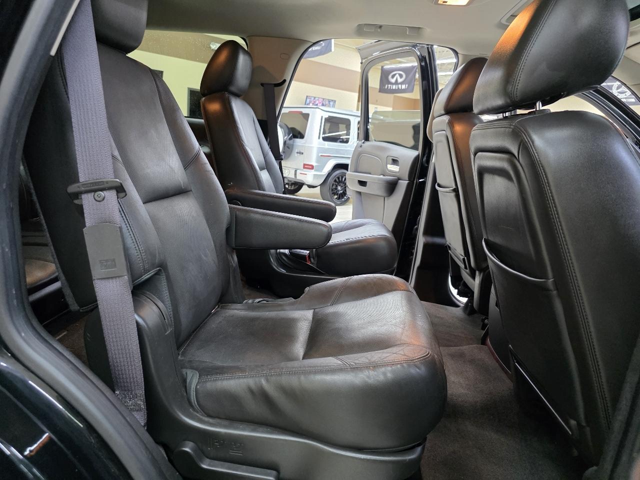 Cadillac Escalade 2WD Luxury 2012