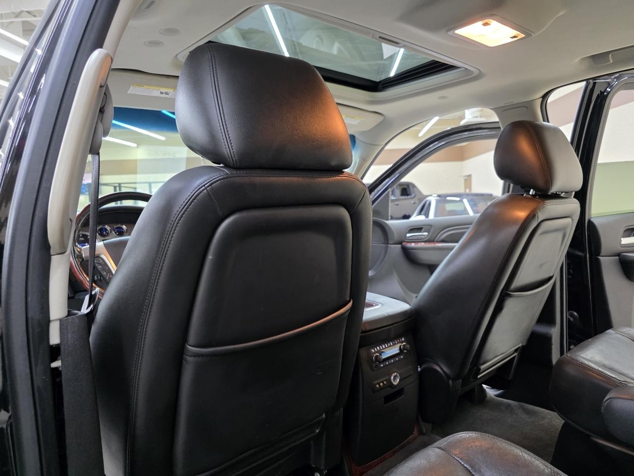 Cadillac Escalade 2WD Luxury 2012