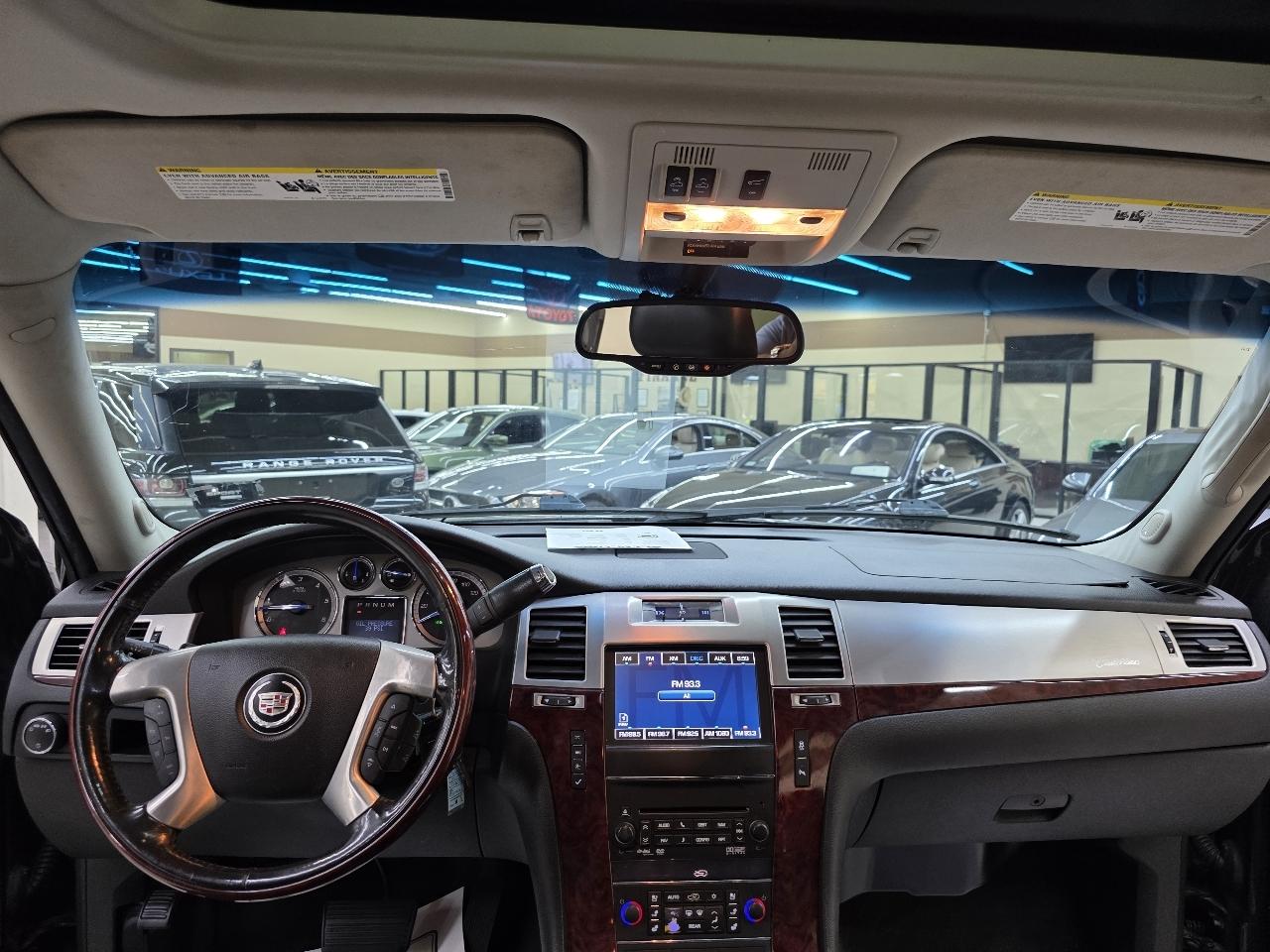 Cadillac Escalade 2WD Luxury 2012