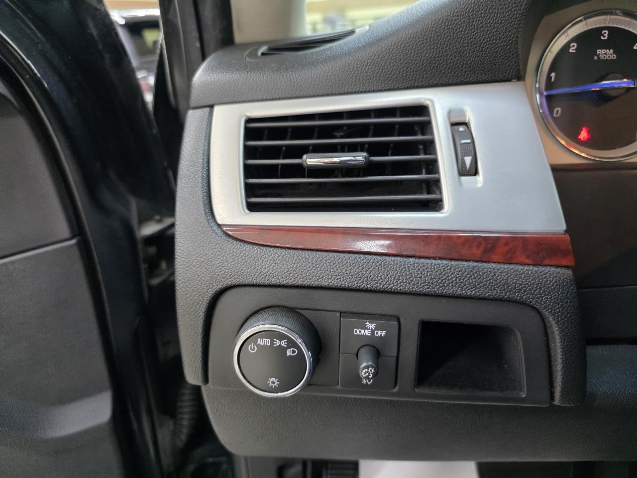 Cadillac Escalade 2WD Luxury 2012