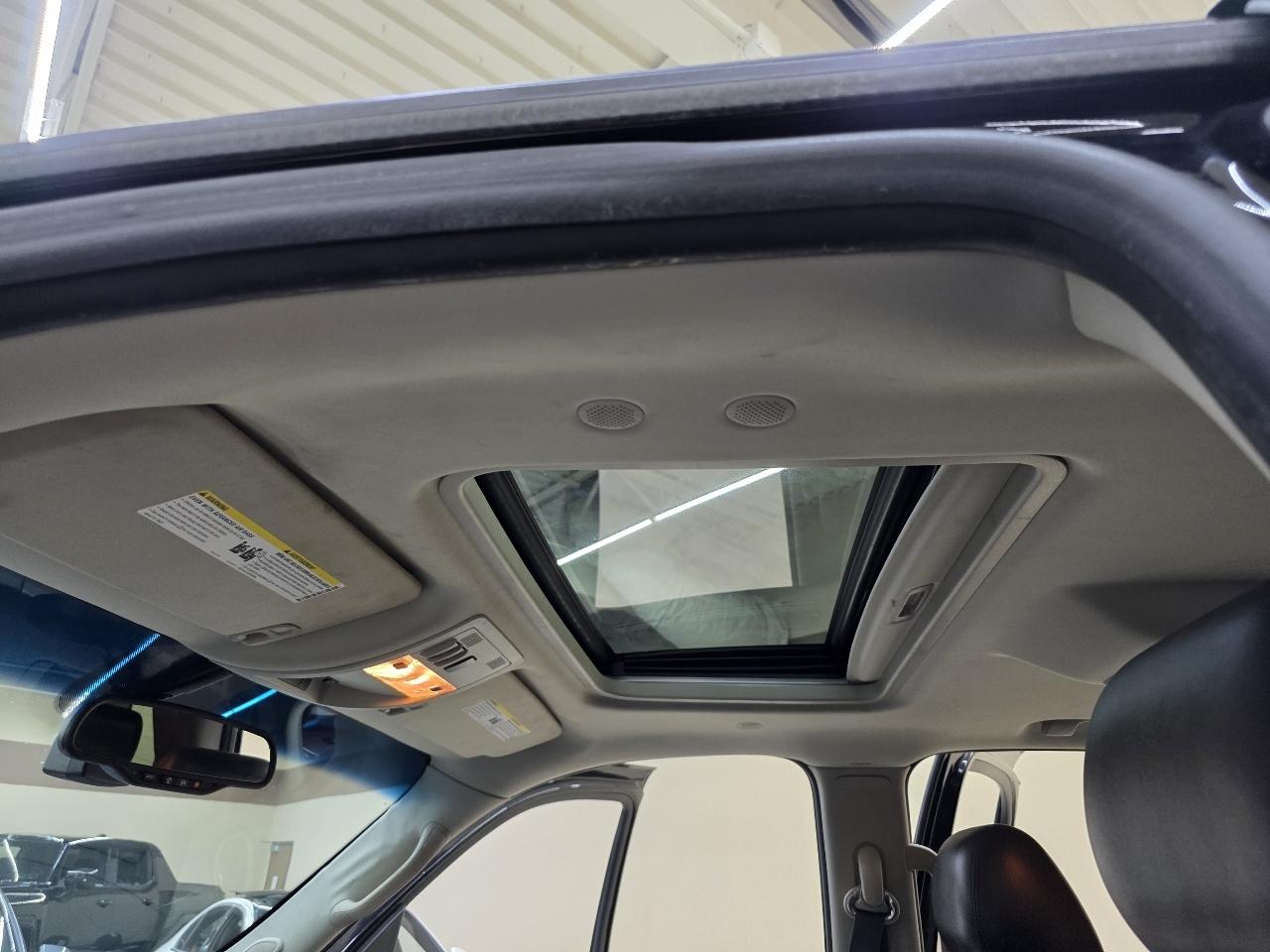 Cadillac Escalade 2WD Luxury 2012