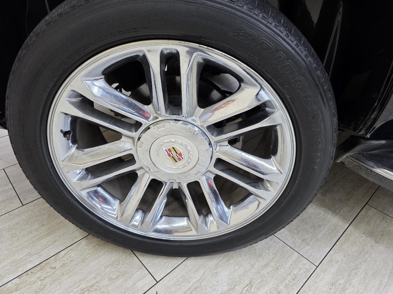 Cadillac Escalade 2WD Luxury 2012