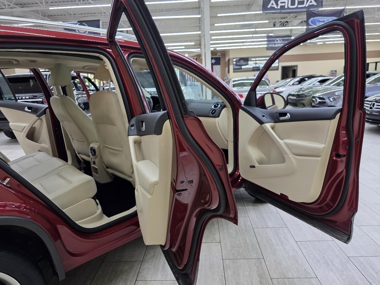 Volkswagen Tiguan S 2014