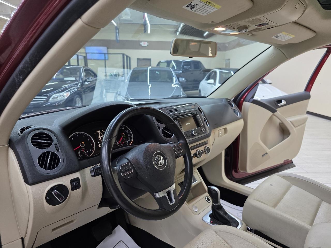 Volkswagen Tiguan S 2014
