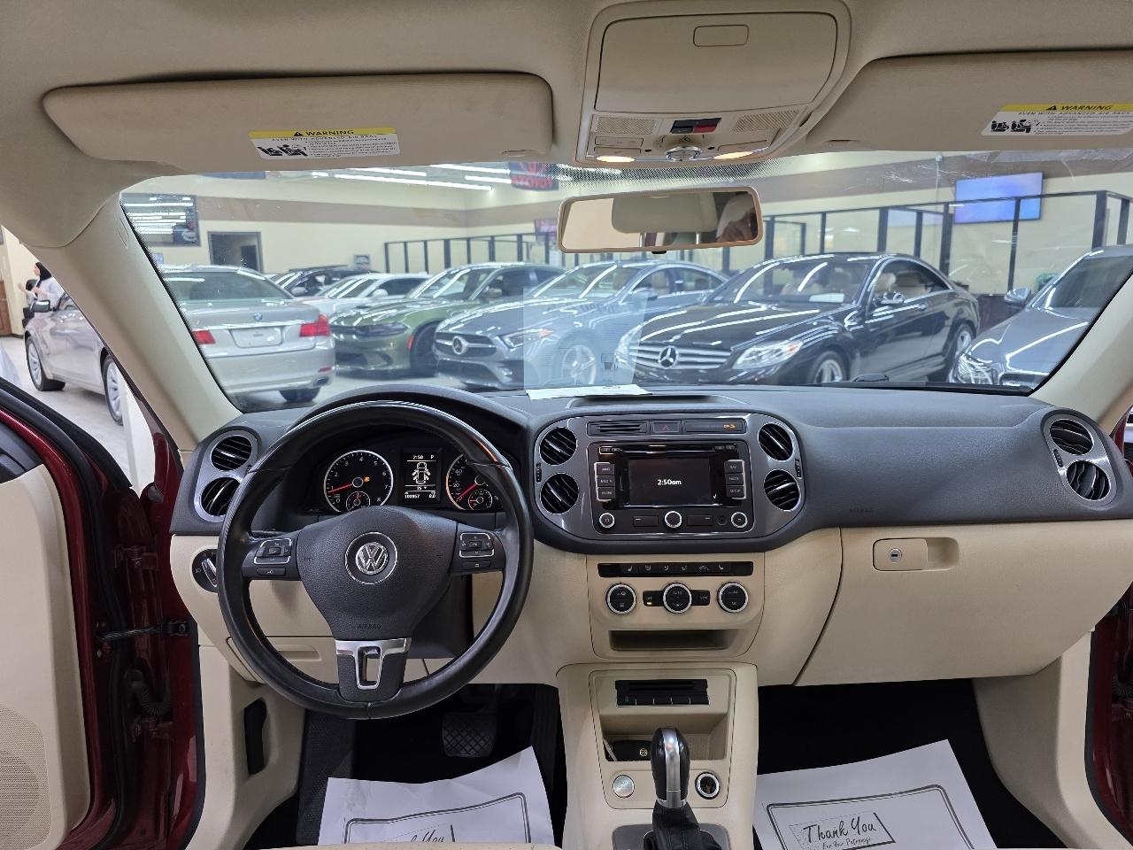 Volkswagen Tiguan S 2014