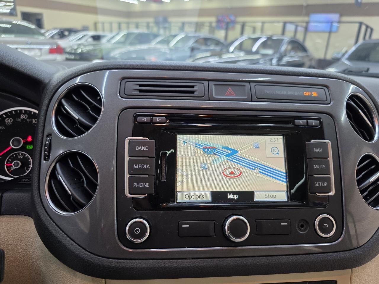 Volkswagen Tiguan S 2014