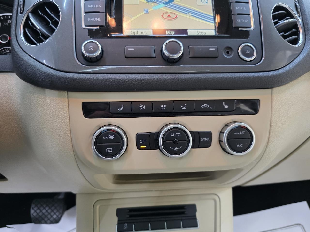 Volkswagen Tiguan S 2014