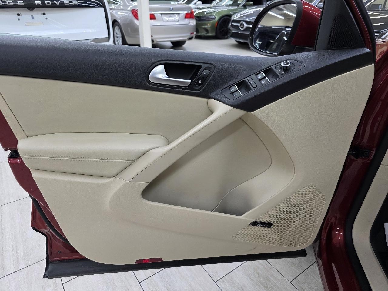 Volkswagen Tiguan S 2014