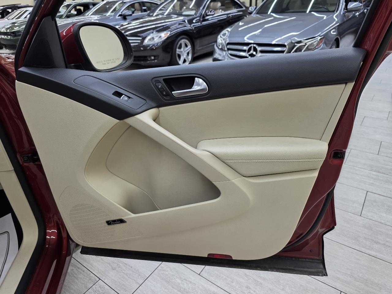 Volkswagen Tiguan S 2014