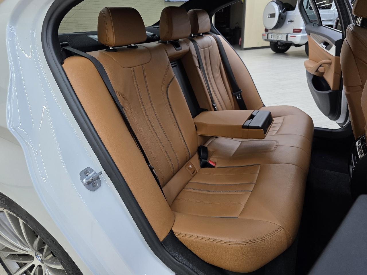 BMW 5-Series 530e iPerformance 2019