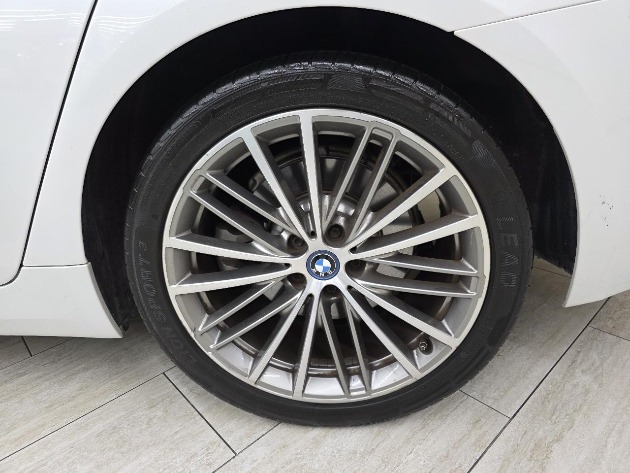 BMW 5-Series 530e iPerformance 2019