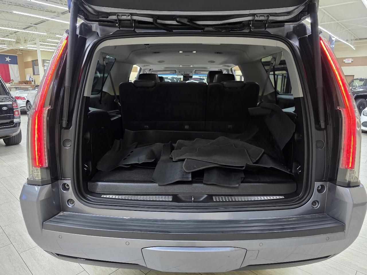 Cadillac Escalade ESV 2WD Luxury 2018