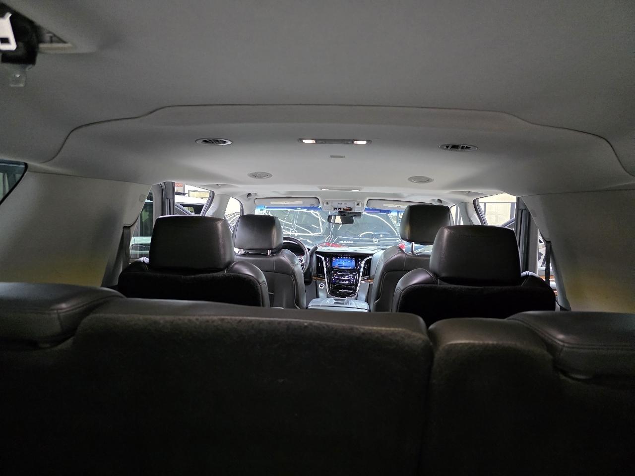Cadillac Escalade ESV 2WD Luxury 2018