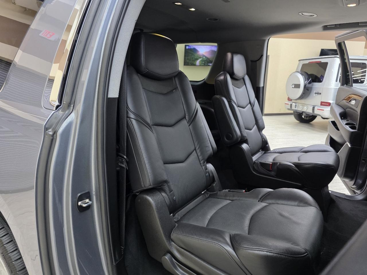 Cadillac Escalade ESV 2WD Luxury 2018