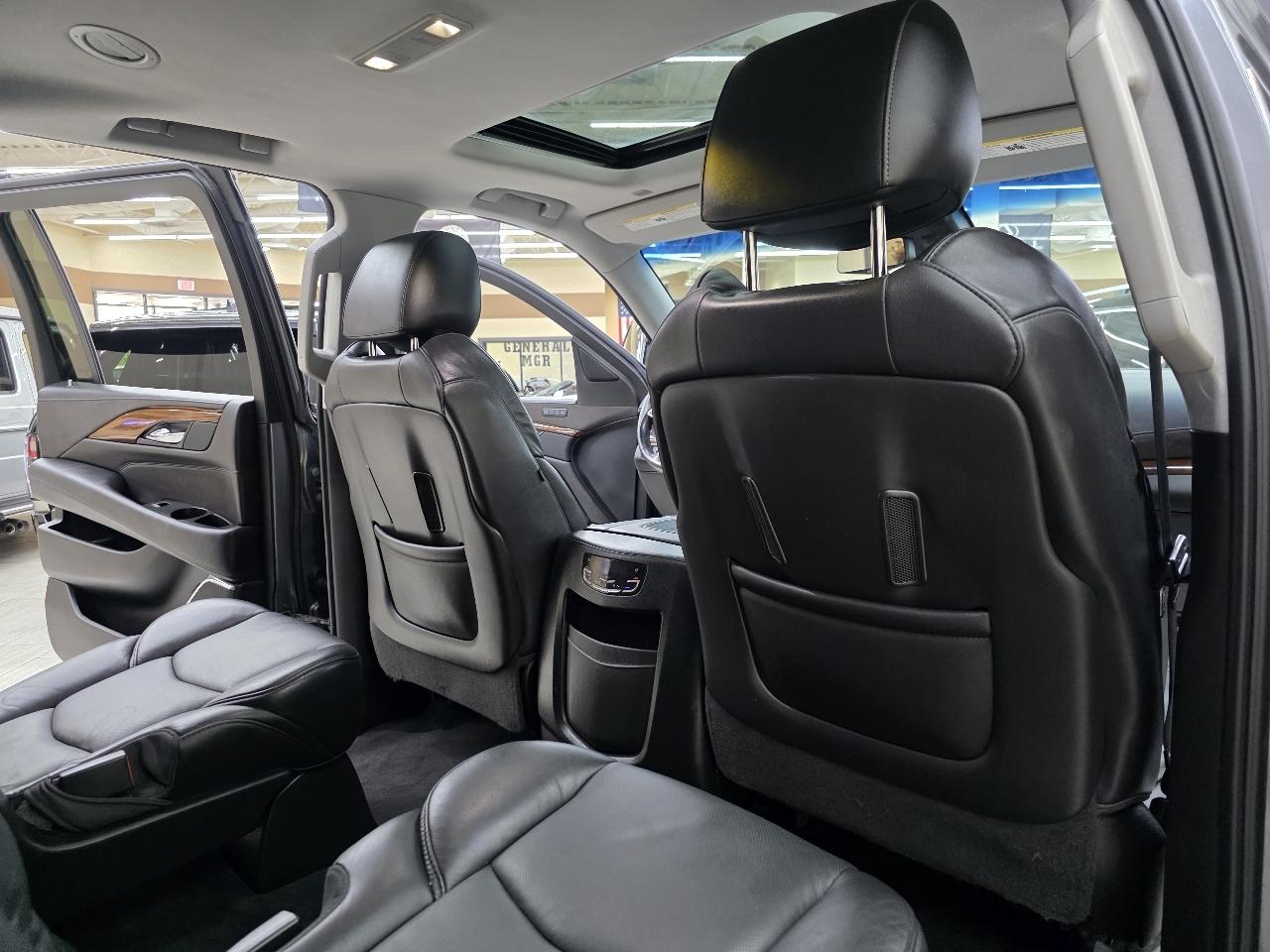 Cadillac Escalade ESV 2WD Luxury 2018