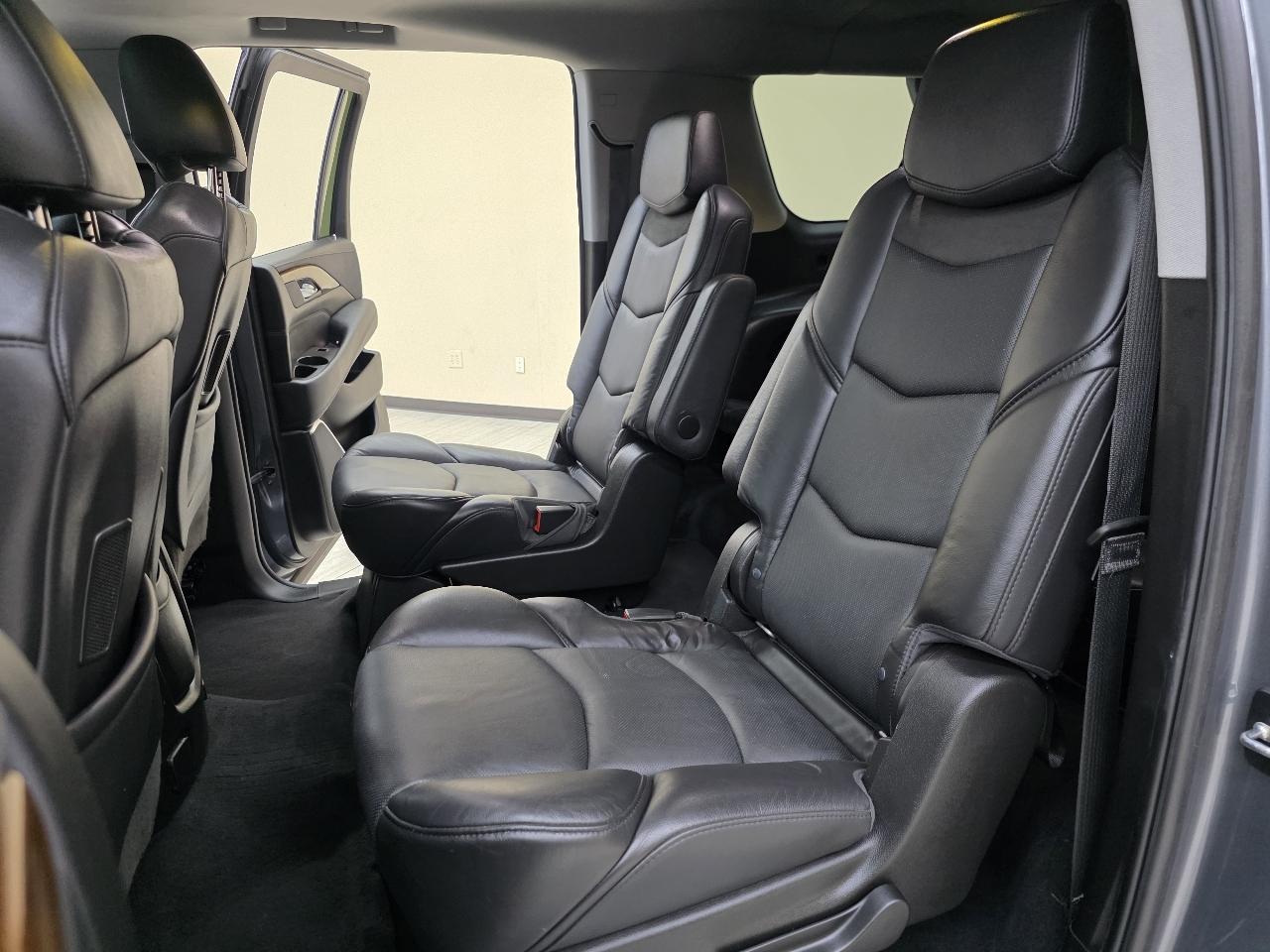 Cadillac Escalade ESV 2WD Luxury 2018