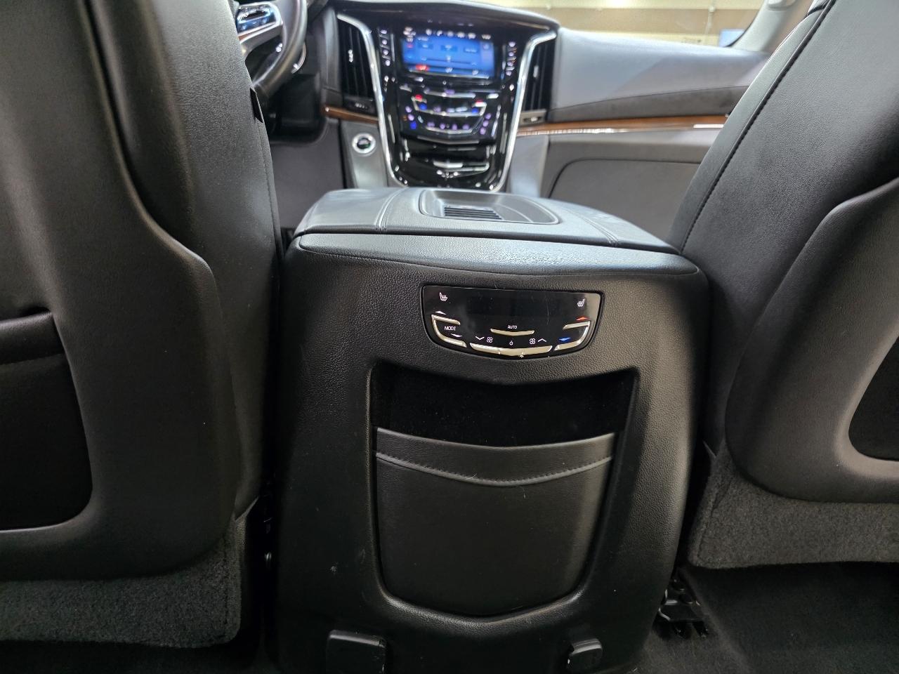 Cadillac Escalade ESV 2WD Luxury 2018