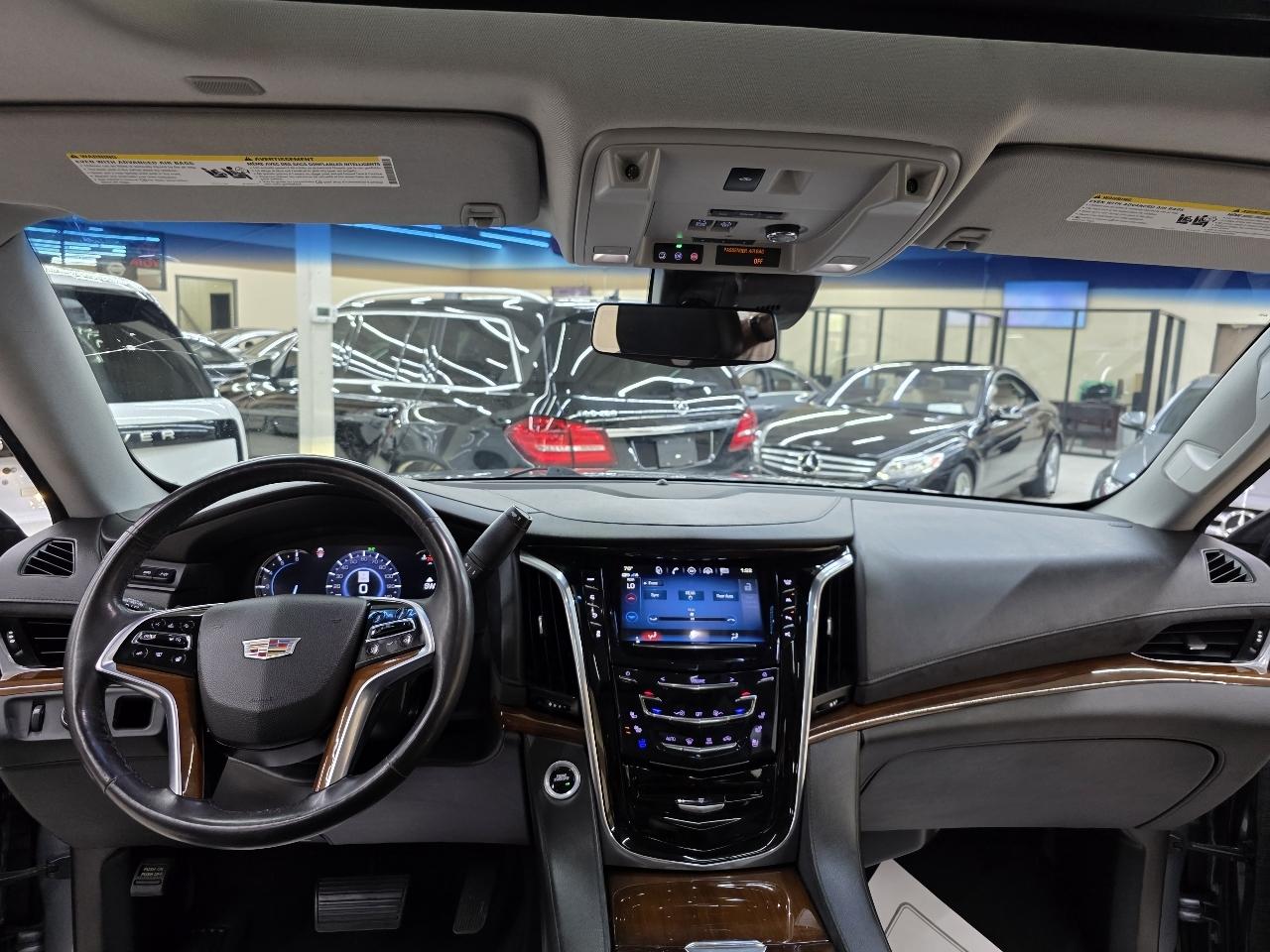 Cadillac Escalade ESV 2WD Luxury 2018