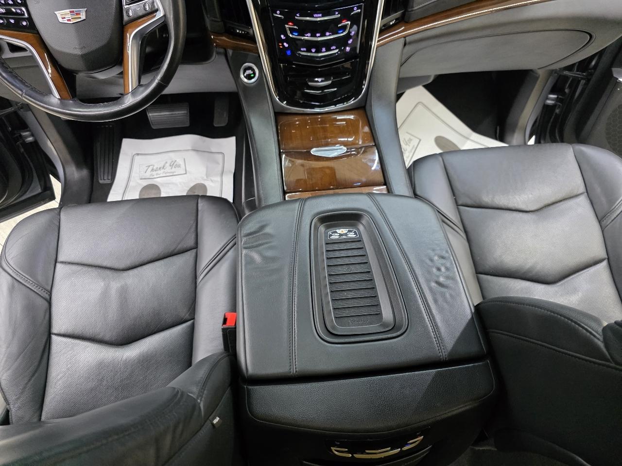 Cadillac Escalade ESV 2WD Luxury 2018