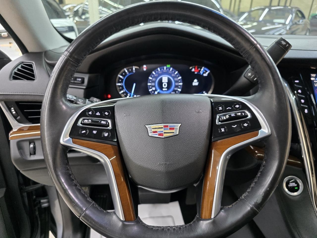 Cadillac Escalade ESV 2WD Luxury 2018