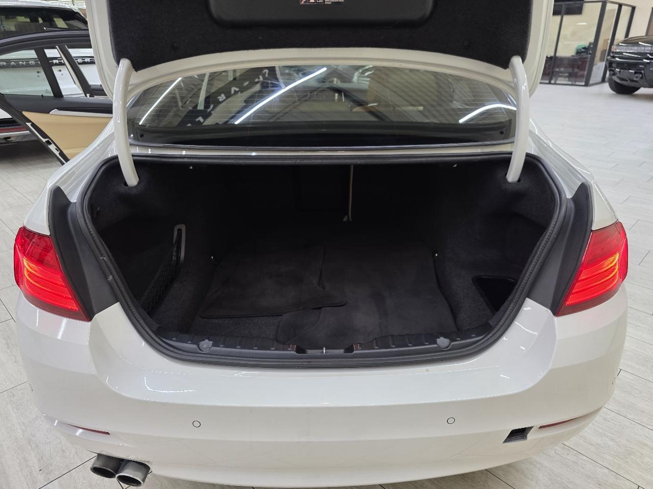 BMW 5-Series 528i xDrive 2016