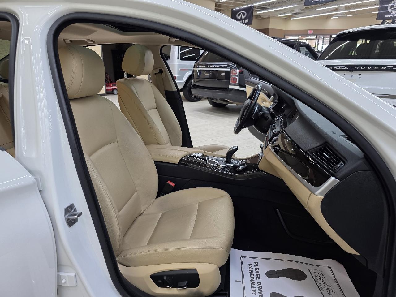 BMW 5-Series 528i xDrive 2016
