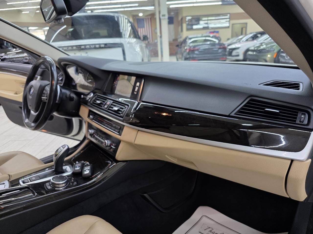 BMW 5-Series 528i xDrive 2016