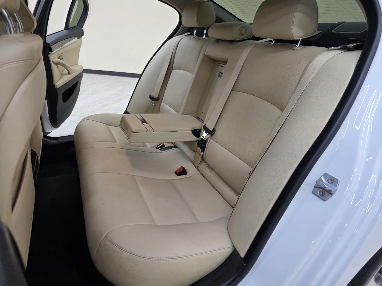 BMW 5-Series 528i xDrive 2016