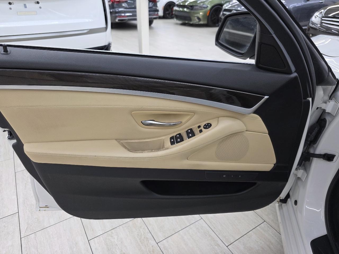 BMW 5-Series 528i xDrive 2016