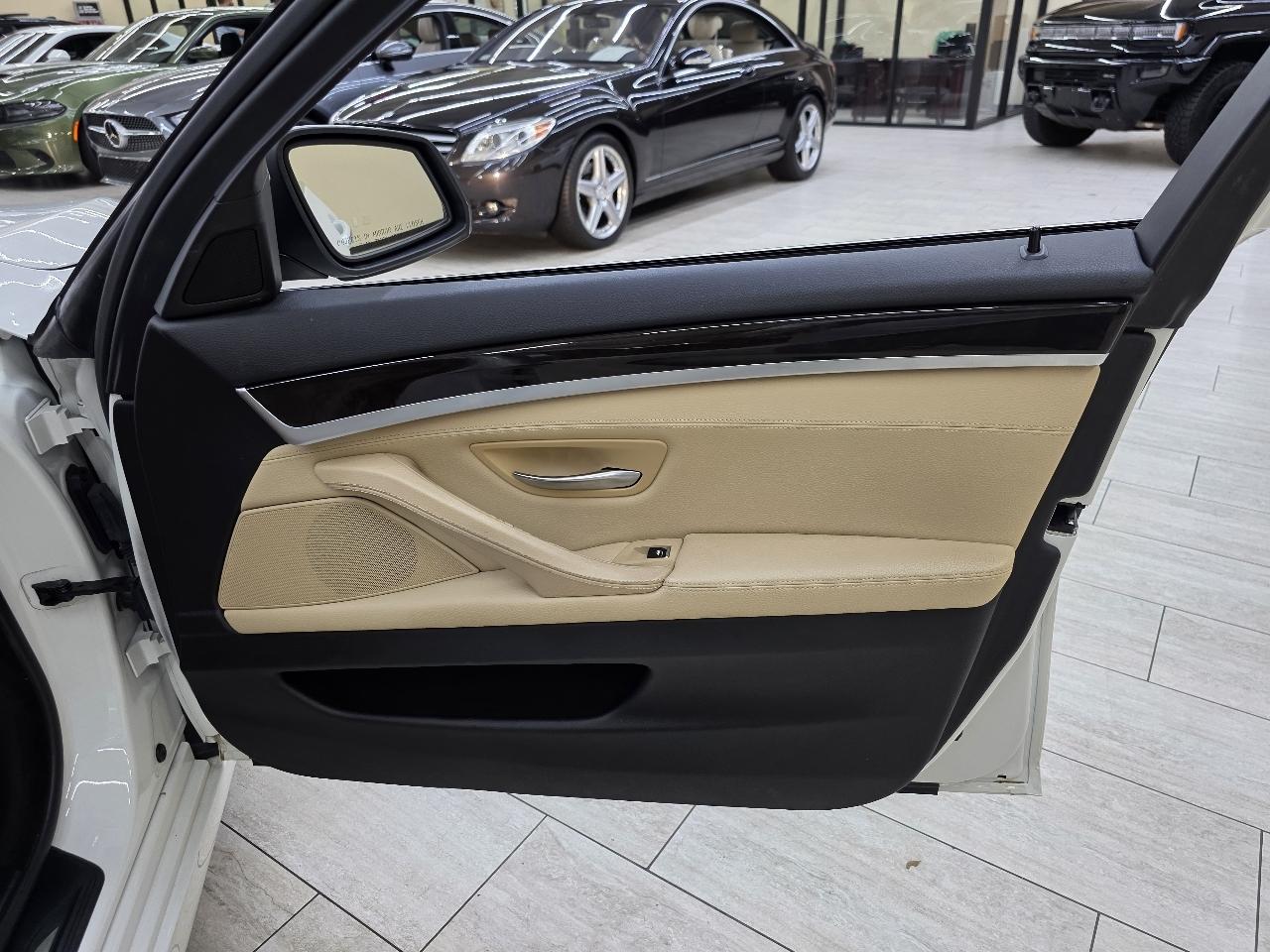 BMW 5-Series 528i xDrive 2016