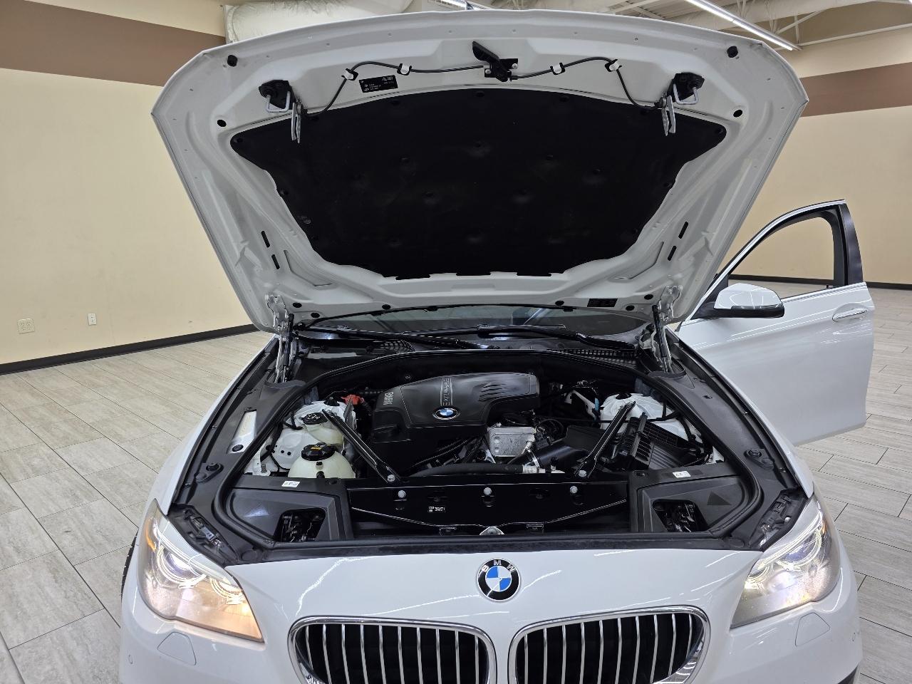 BMW 5-Series 528i xDrive 2016