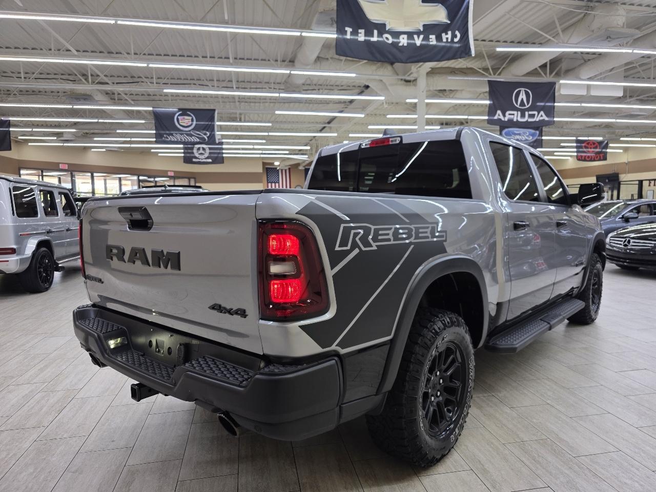 RAM 1500 Rebel Crew Cab SB 4WD 2025