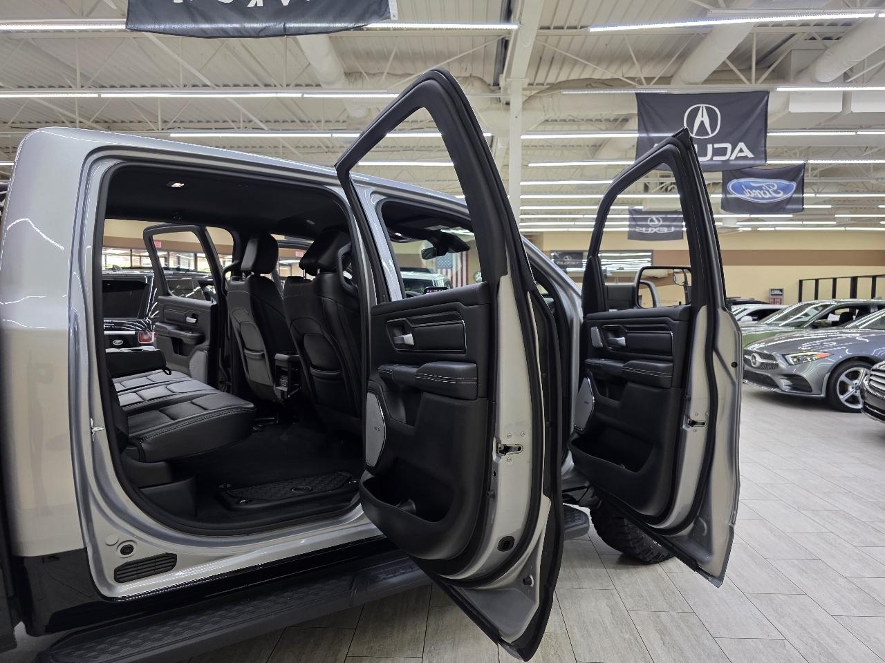 RAM 1500 Rebel Crew Cab SB 4WD 2025