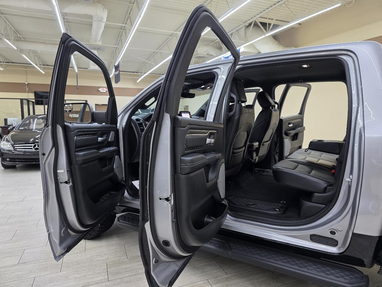 RAM 1500 Rebel Crew Cab SB 4WD 2025