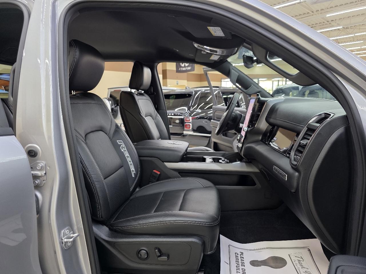 RAM 1500 Rebel Crew Cab SB 4WD 2025