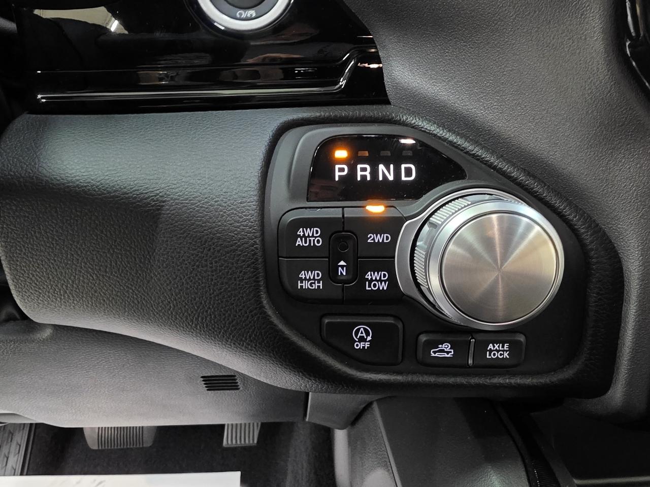 RAM 1500 Rebel Crew Cab SB 4WD 2025