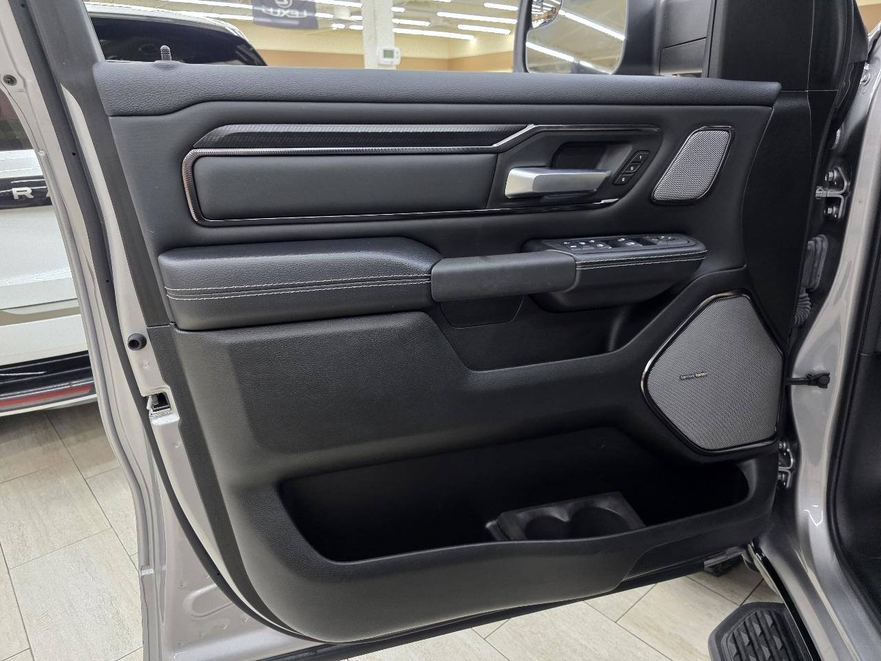 RAM 1500 Rebel Crew Cab SB 4WD 2025