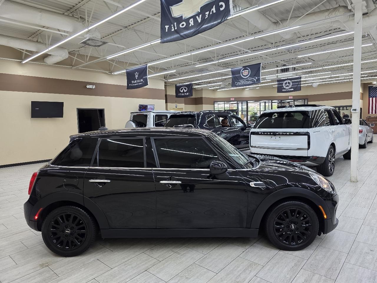 MINI Cooper 4-Door 2018